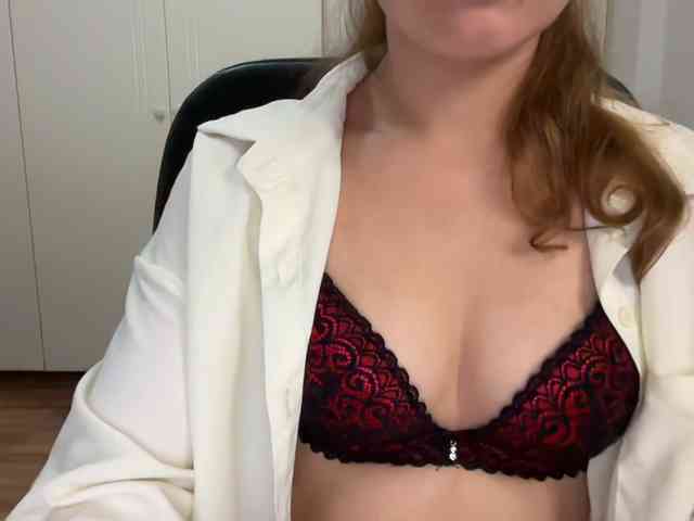 AnnaaMeaw webcam