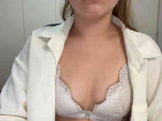 AnnaaMeaw webcam