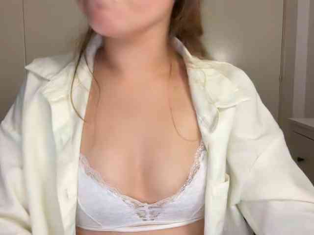 AnnaaMeaw webcam