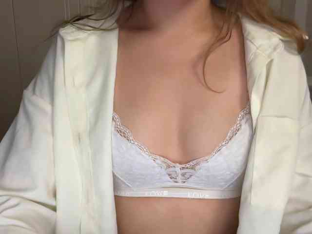 AnnaaMeaw webcam