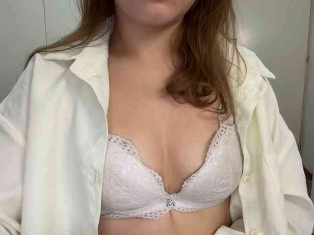 AnnaaMeaw webcam