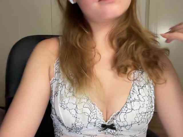 AnnaaMeaw webcam