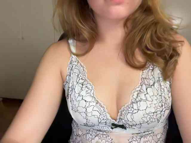 AnnaaMeaw webcam