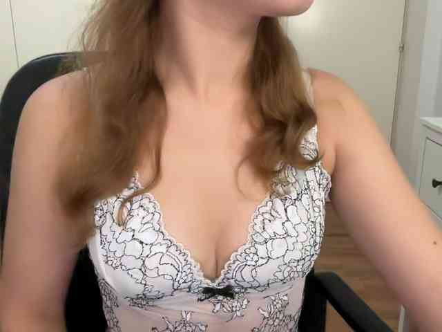 AnnaaMeaw webcam