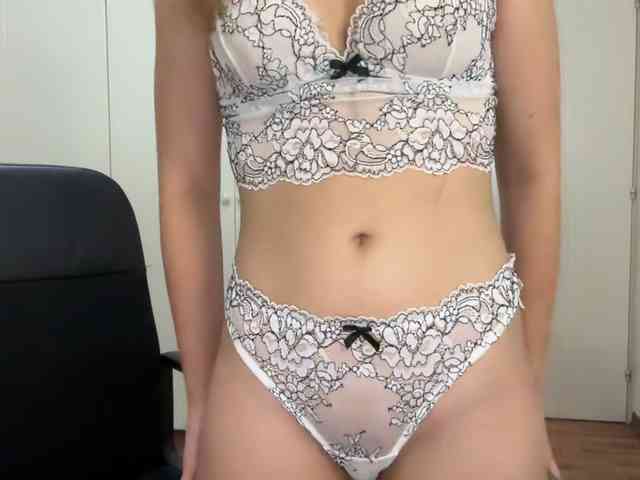 AnnaaMeaw webcam