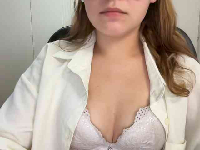 AnnaaMeaw webcam