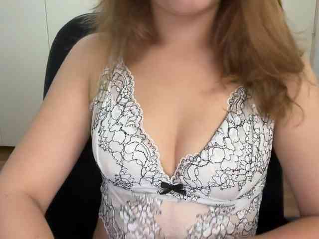 AnnaaMeaw webcam