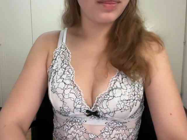 AnnaaMeaw webcam