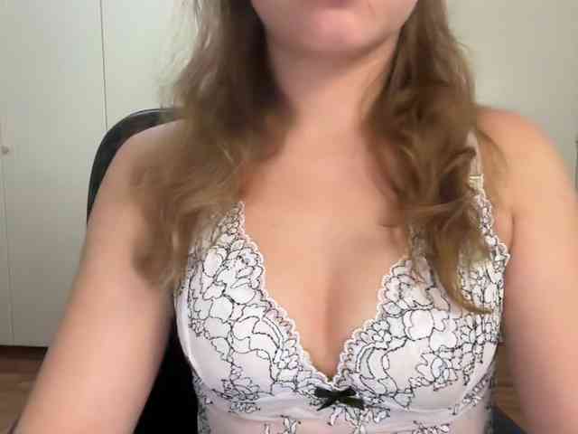 AnnaaMeaw webcam