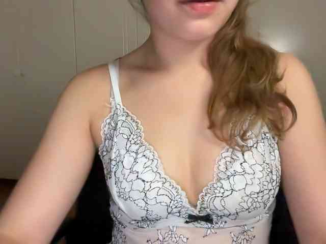 AnnaaMeaw webcam