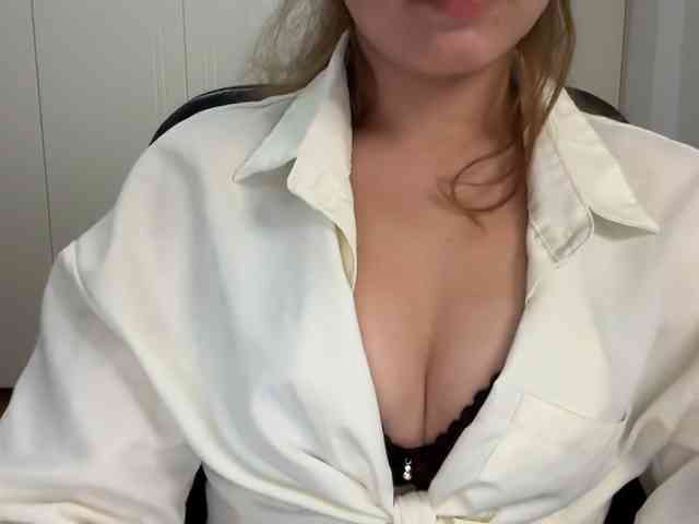 AnnaaMeaw webcam