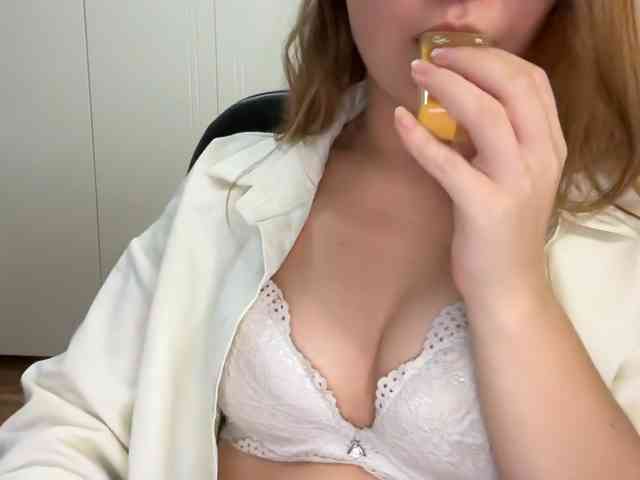 AnnaaMeaw webcam