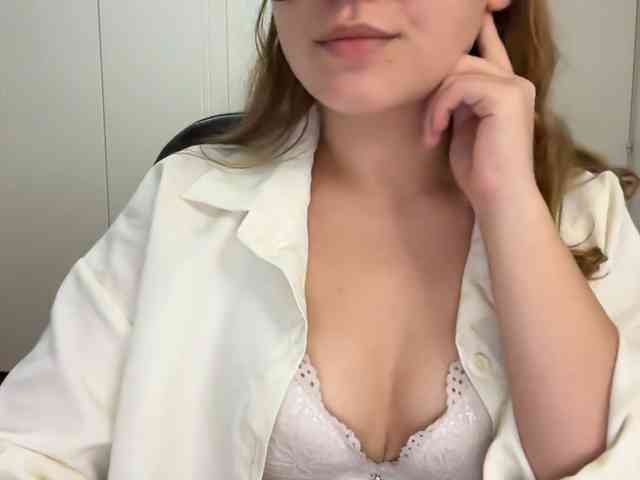 AnnaaMeaw webcam