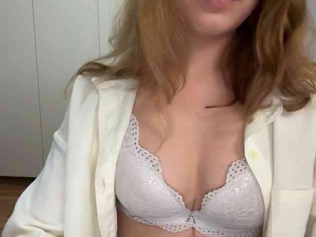 AnnaaMeaw webcam