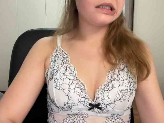 AnnaaMeaw webcam