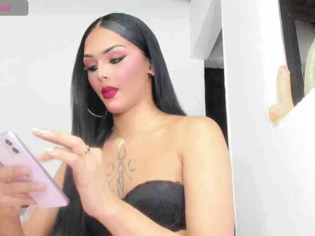 Orianita Live Webcam on BongaCams