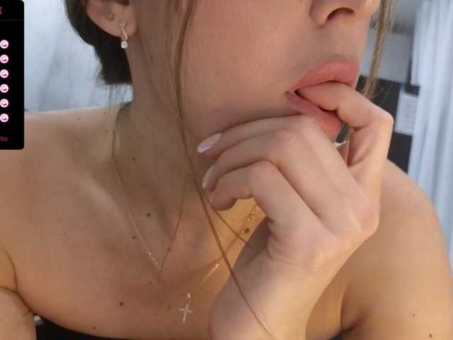 Zarina888's BongaCams show and profile