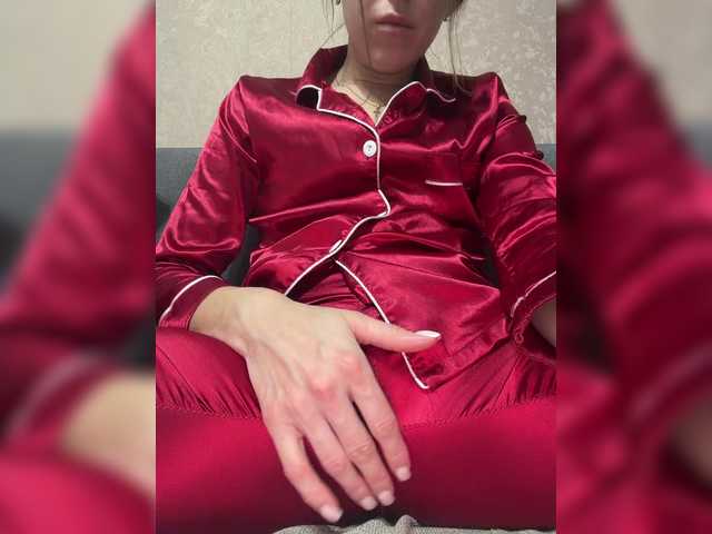 Zarina888's BongaCams show and profile