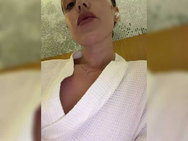 Zarina888's BongaCams show and profile