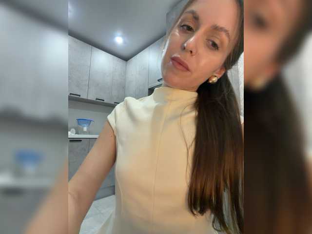 Zarina888's BongaCams show and profile