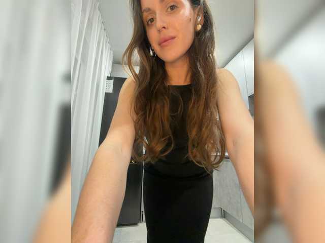 Zarina888's BongaCams show and profile