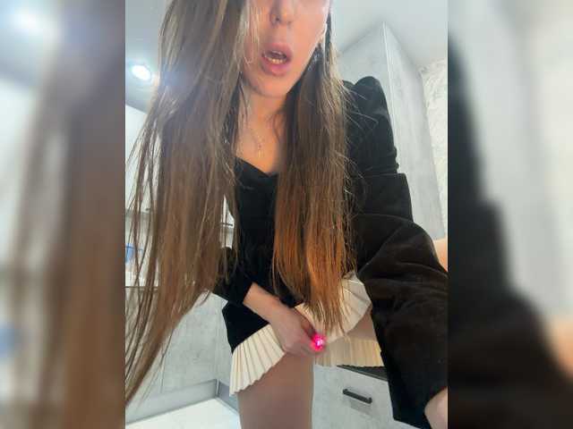 Zarina888's BongaCams show and profile