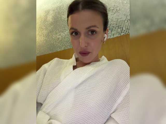 Zarina888's BongaCams show and profile