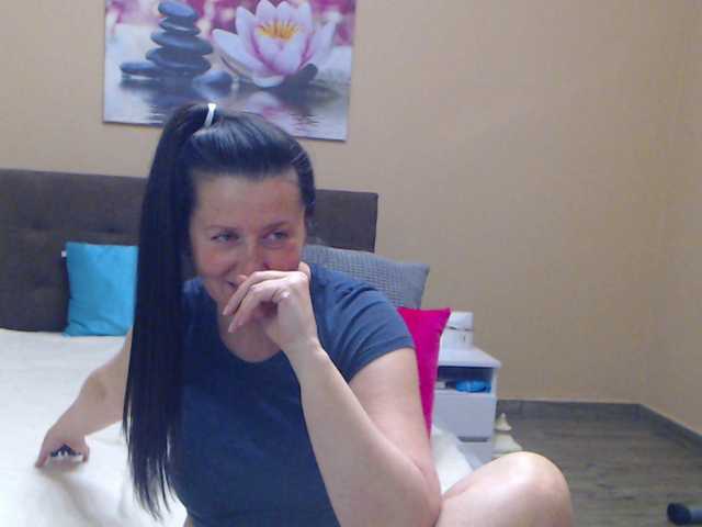 Salome8888's BongaCams show and profile