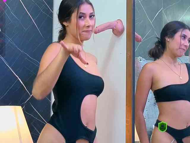 VioletMontes webcam