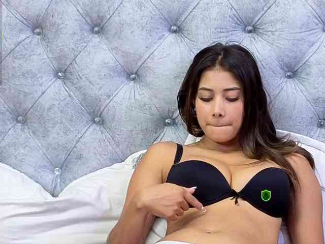 VioletMontes webcam