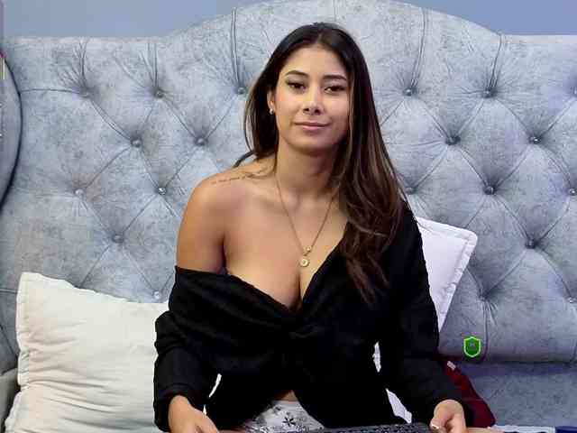 VioletMontes webcam