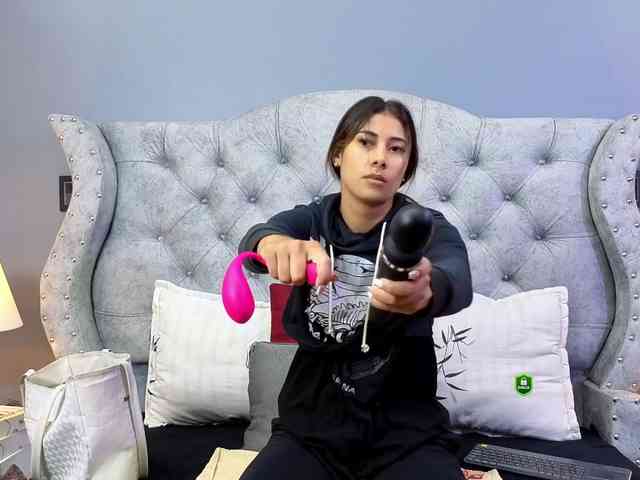 VioletMontes webcam