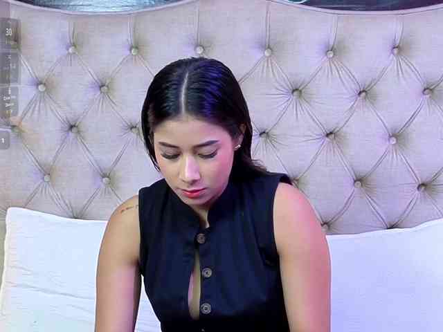 VioletMontes webcam