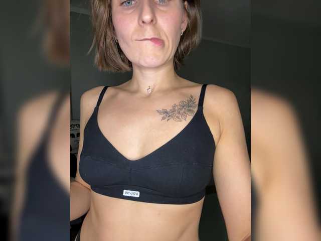 Kiza9's BongaCams show and profile