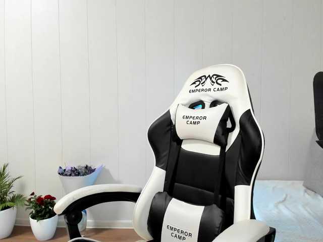 Kiza9's BongaCams show and profile