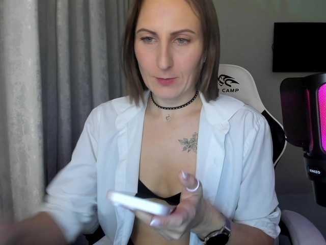 Kiza9's BongaCams show and profile