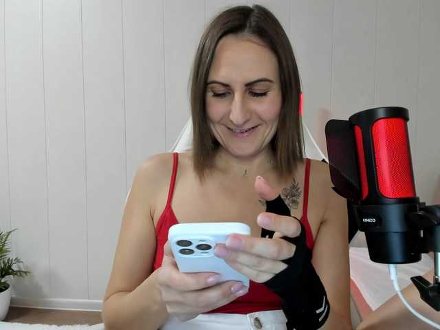 Kiza9's BongaCams show and profile