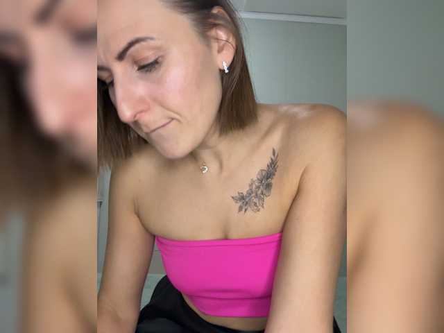 Kiza9's BongaCams show and profile