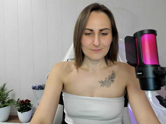 Kiza9's BongaCams show and profile