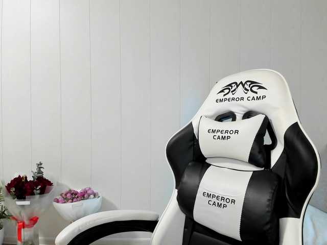 Kiza9's BongaCams show and profile