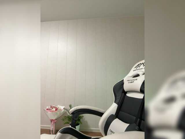 Kiza9's BongaCams show and profile