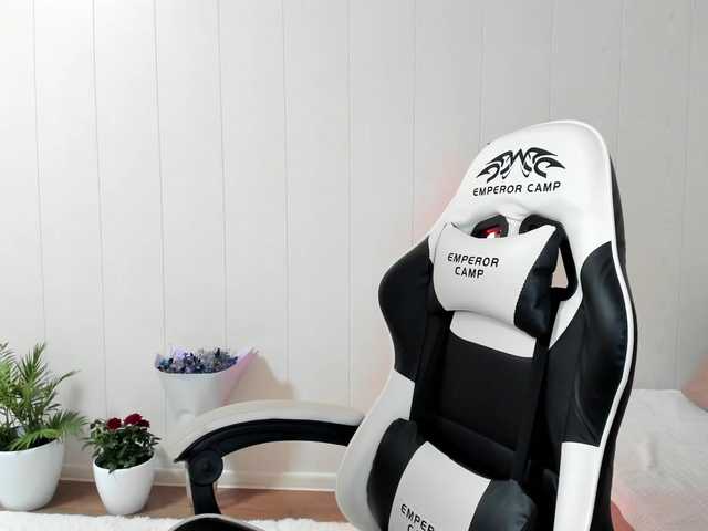 Kiza9's BongaCams show and profile