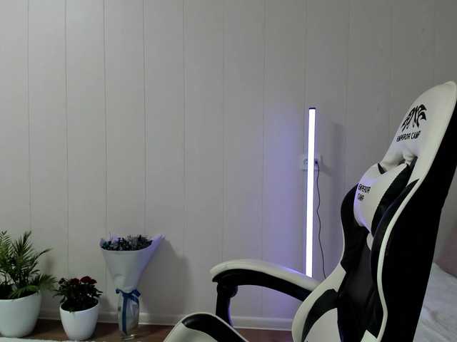 Kiza9's BongaCams show and profile