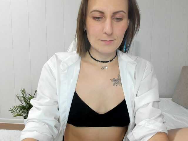 Kiza9's BongaCams show and profile