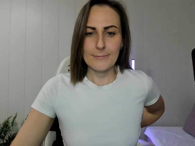 Kiza9's BongaCams show and profile