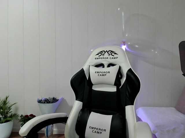 Kiza9's BongaCams show and profile