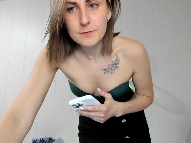 Kiza9's BongaCams show and profile