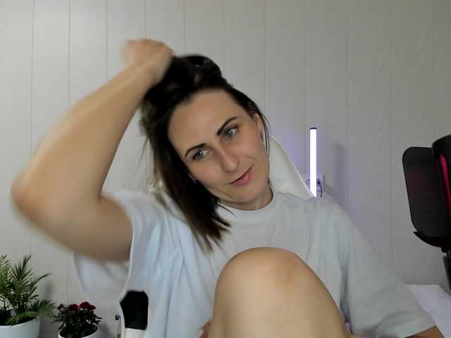 Kiza9's BongaCams show and profile