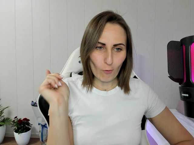 Kiza9's BongaCams show and profile