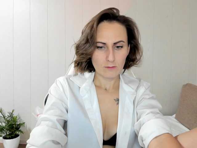 Kiza9's BongaCams show and profile